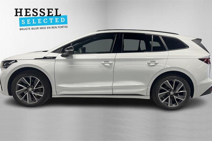 Hvid Skoda Enyaq fra 2022