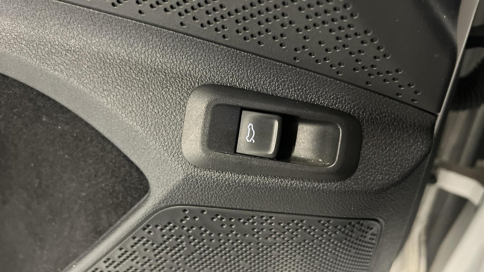 Hvid Skoda Enyaq fra 2022