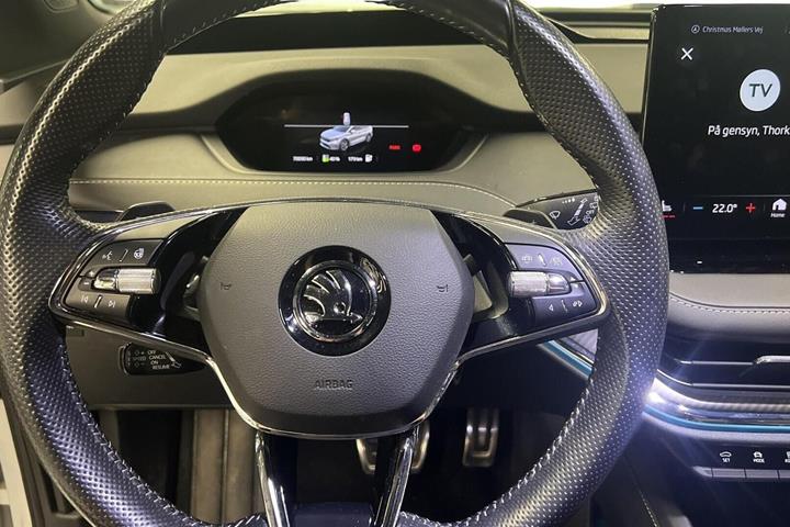Hvid Skoda Enyaq fra 2022
