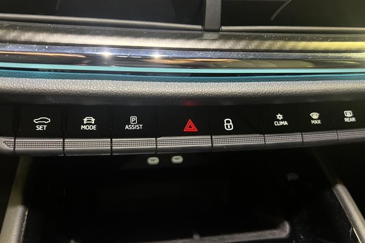 Hvid Skoda Enyaq fra 2022