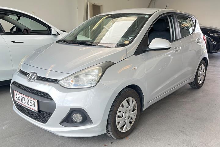 Sølv Hyundai i10 fra 2014