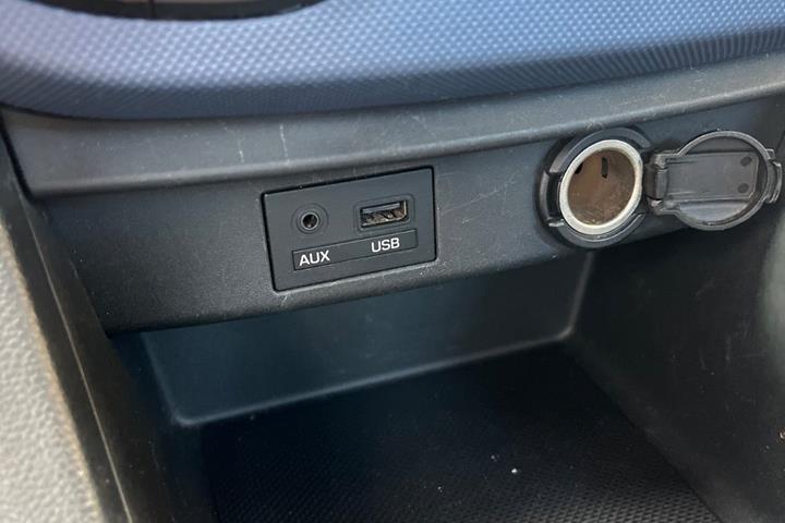 Sølv Hyundai i10 fra 2014