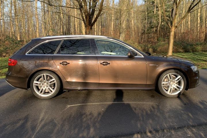 undefined Audi A4 fra 2015