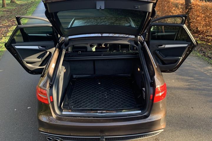 undefined Audi A4 fra 2015