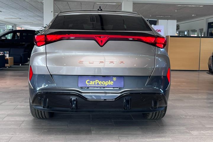 Beige Cupra Tavascan fra 2025