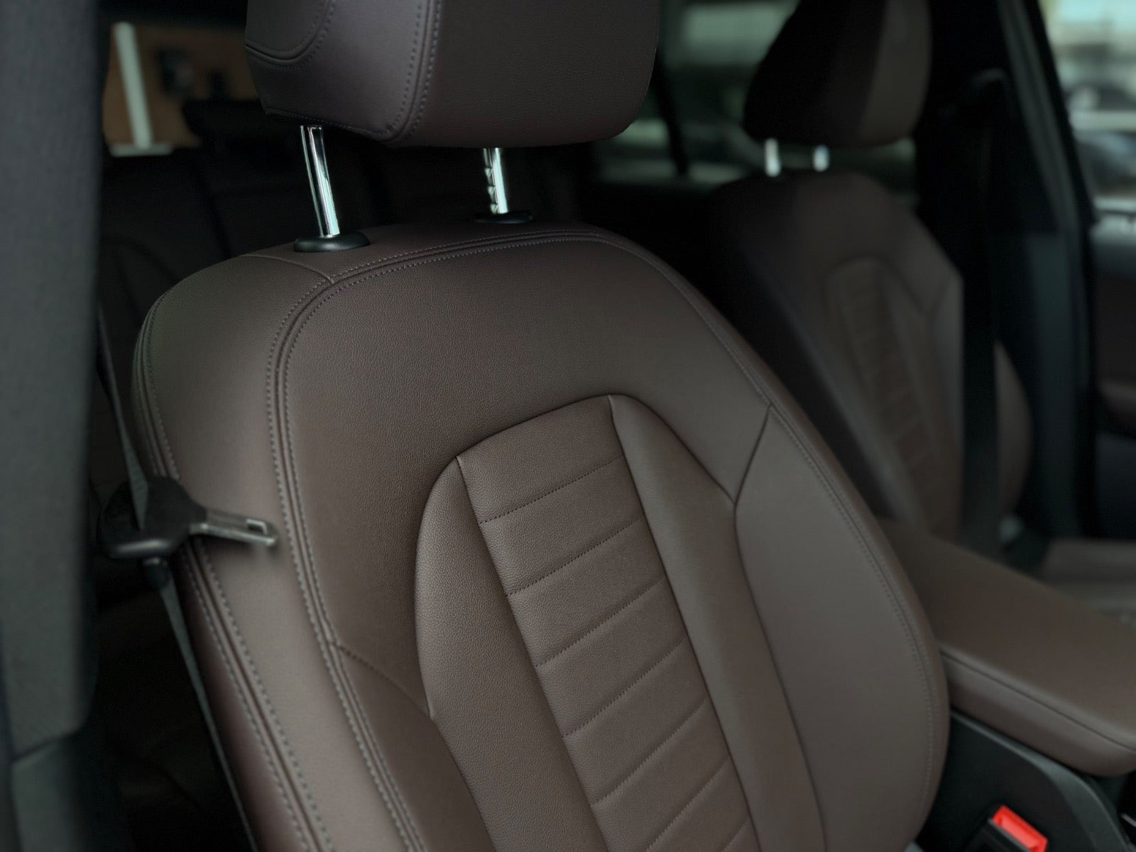 Grå BMW iX3 fra 2021