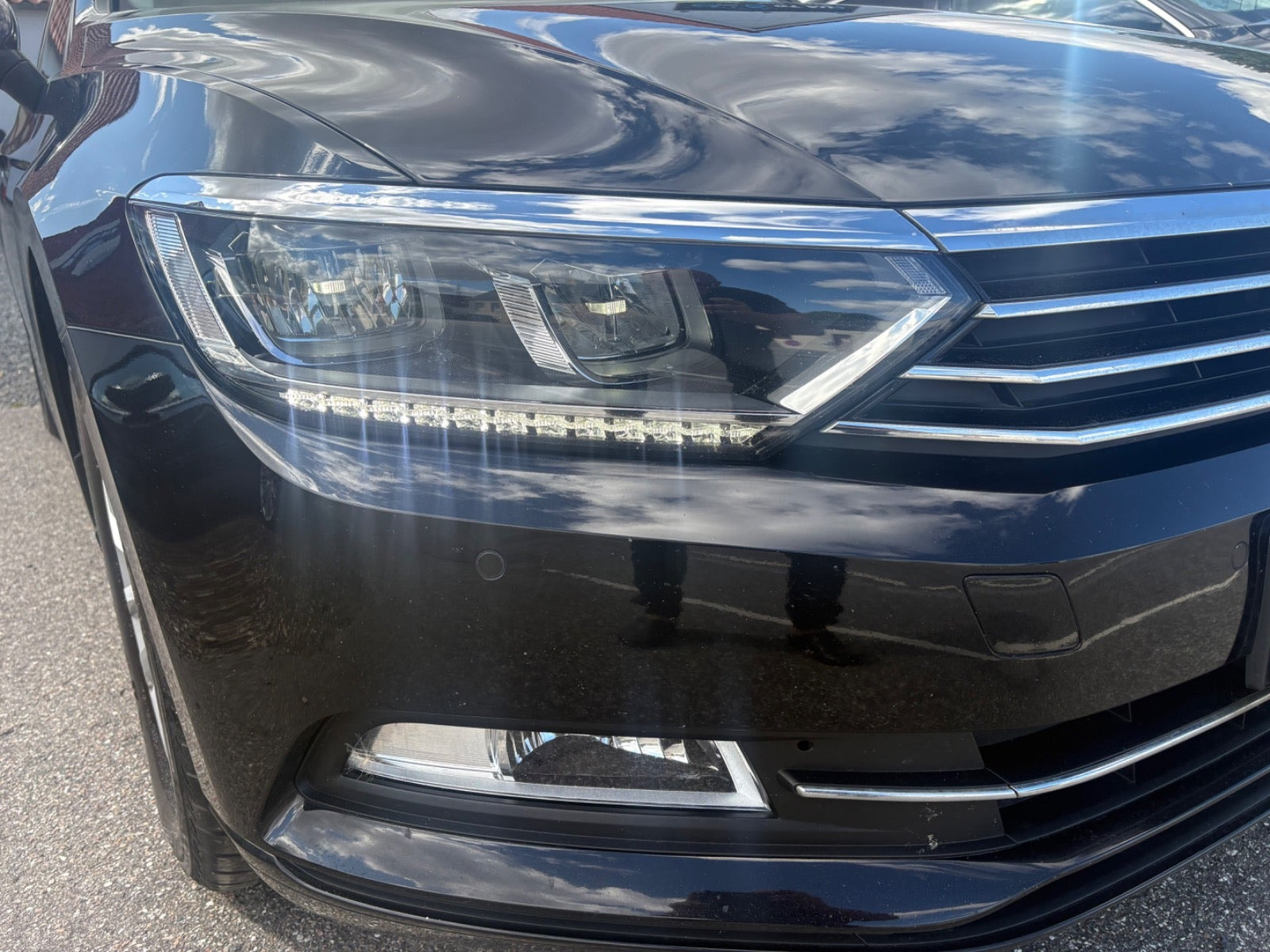 Sort VW Passat fra 2018