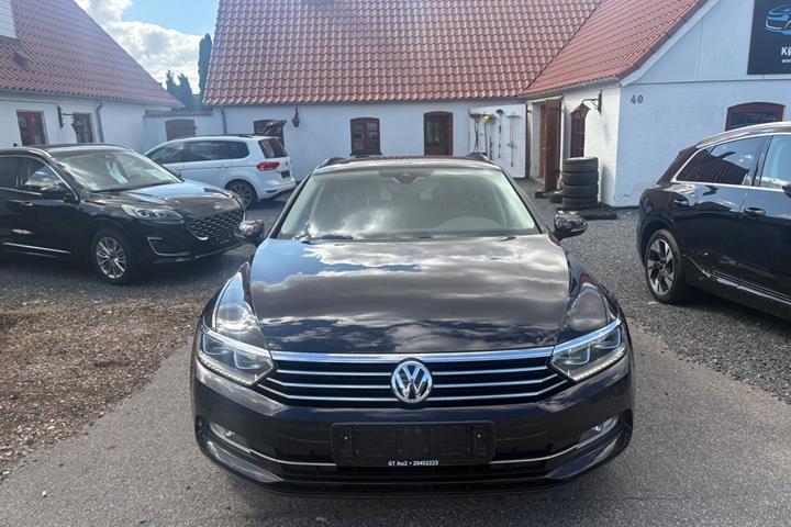 Sort VW Passat fra 2018