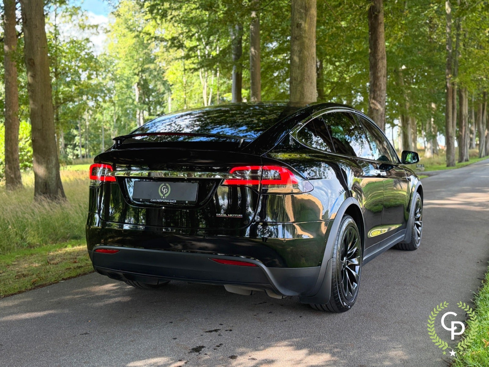 Sort Tesla Model X fra 2020