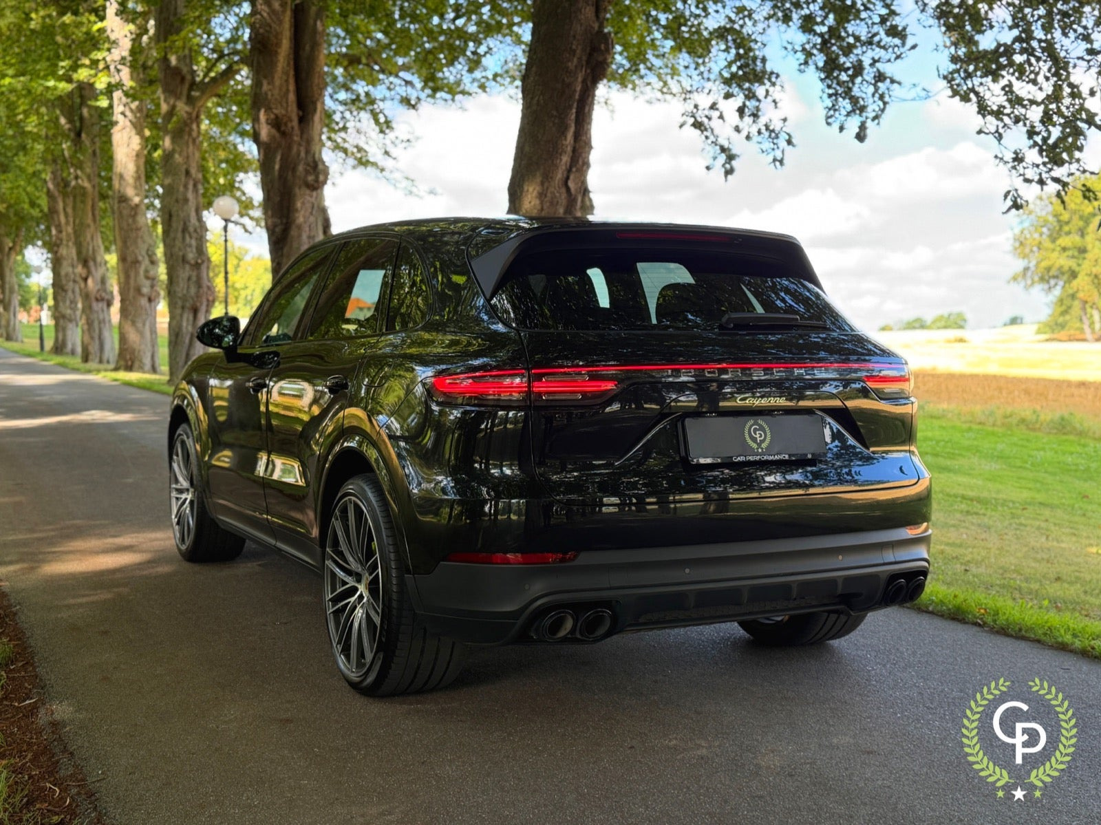 Sort Porsche Cayenne fra 2019