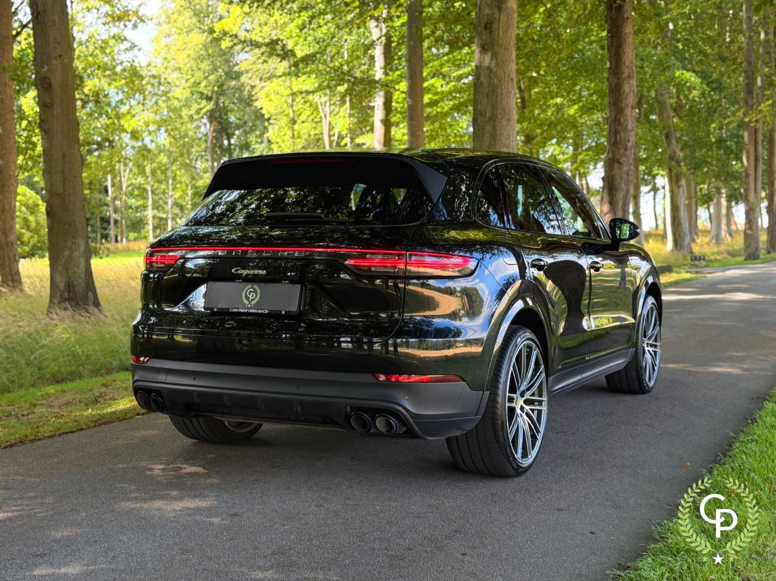 Sort Porsche Cayenne fra 2019