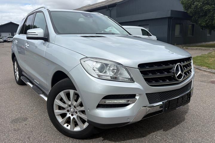 Sølv Mercedes ML350 fra 2013
