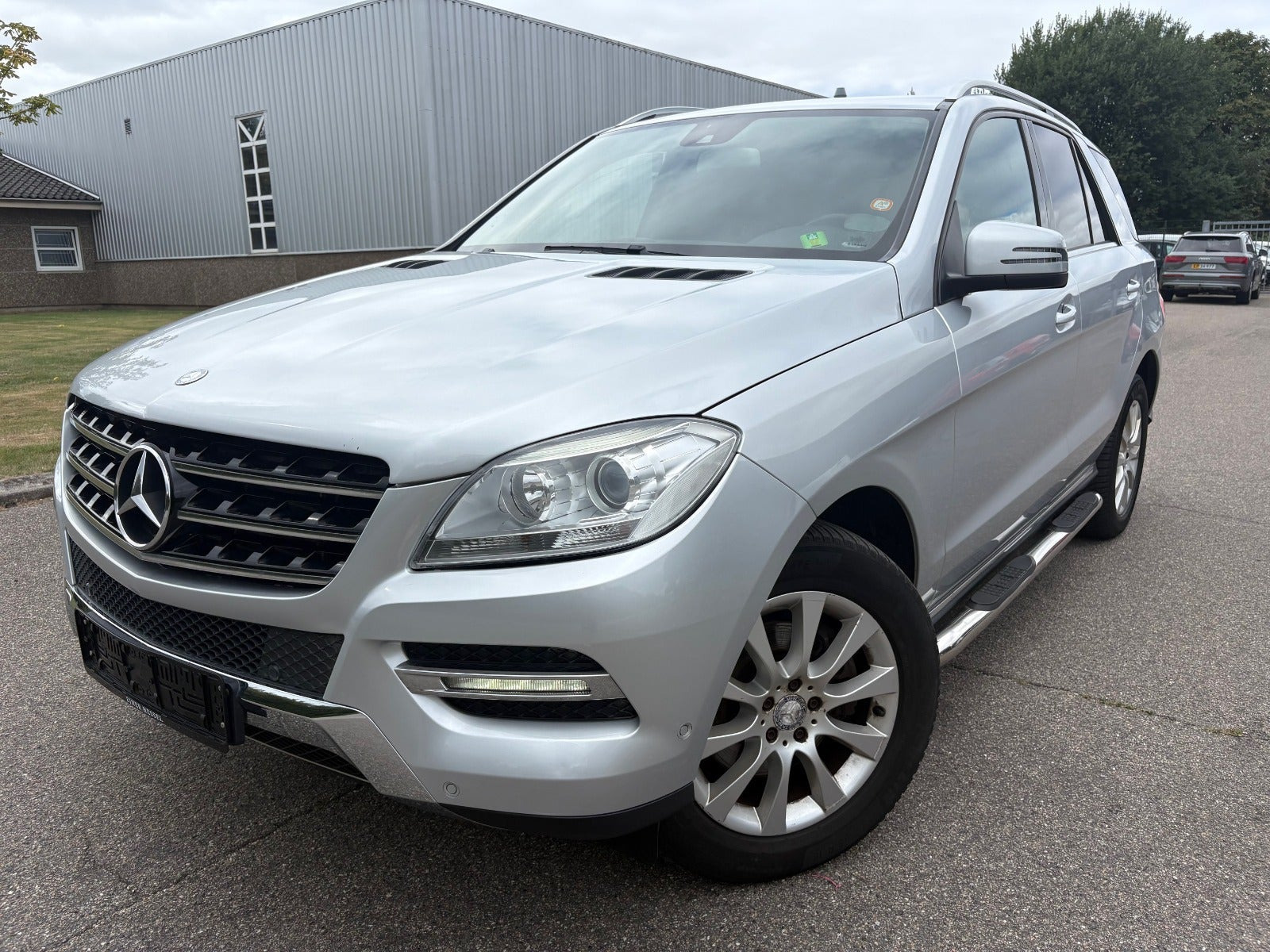 Sølv Mercedes ML350 fra 2013