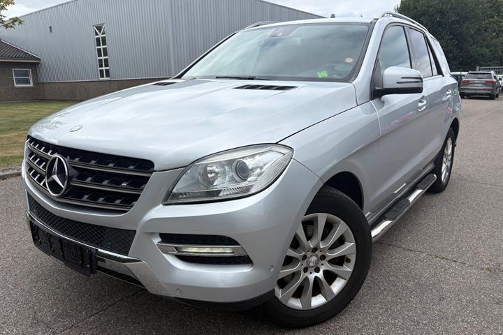 Sølv Mercedes ML350 fra 2013