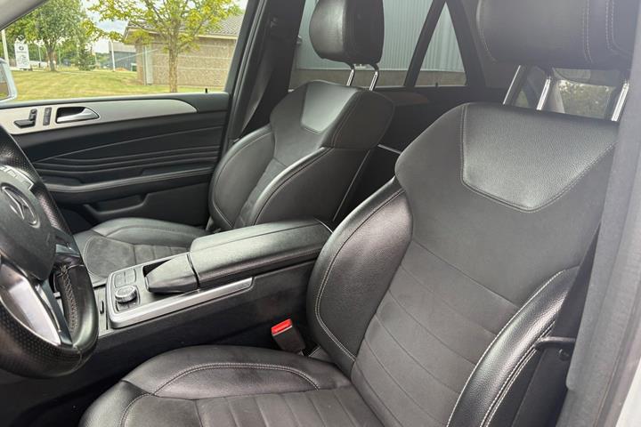 Sølv Mercedes ML350 fra 2013