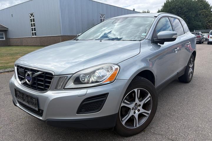 Sølv Volvo XC60 fra 2013