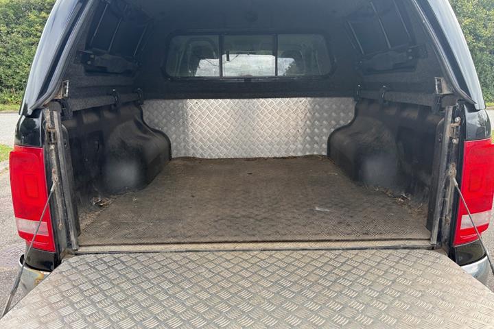 Sort VW Amarok fra 2014