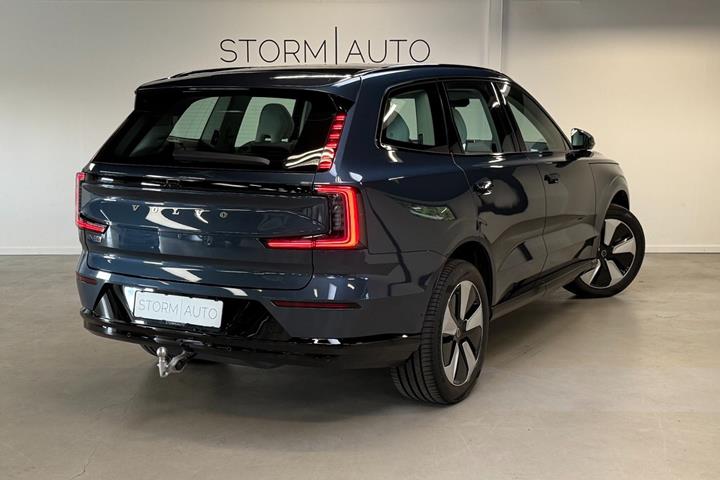 Blå Volvo EX90 fra 2025