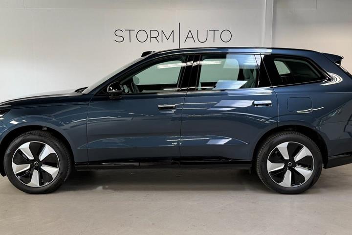 Blå Volvo EX90 fra 2025