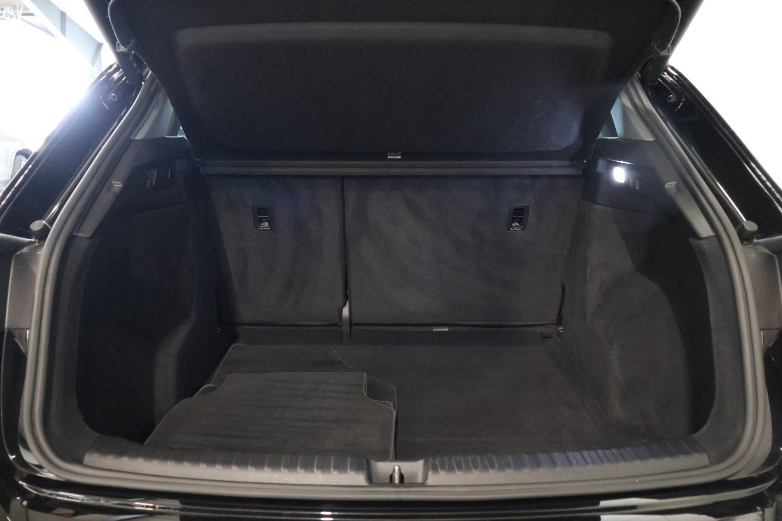 Sort Audi Q4 e-tron fra 2024