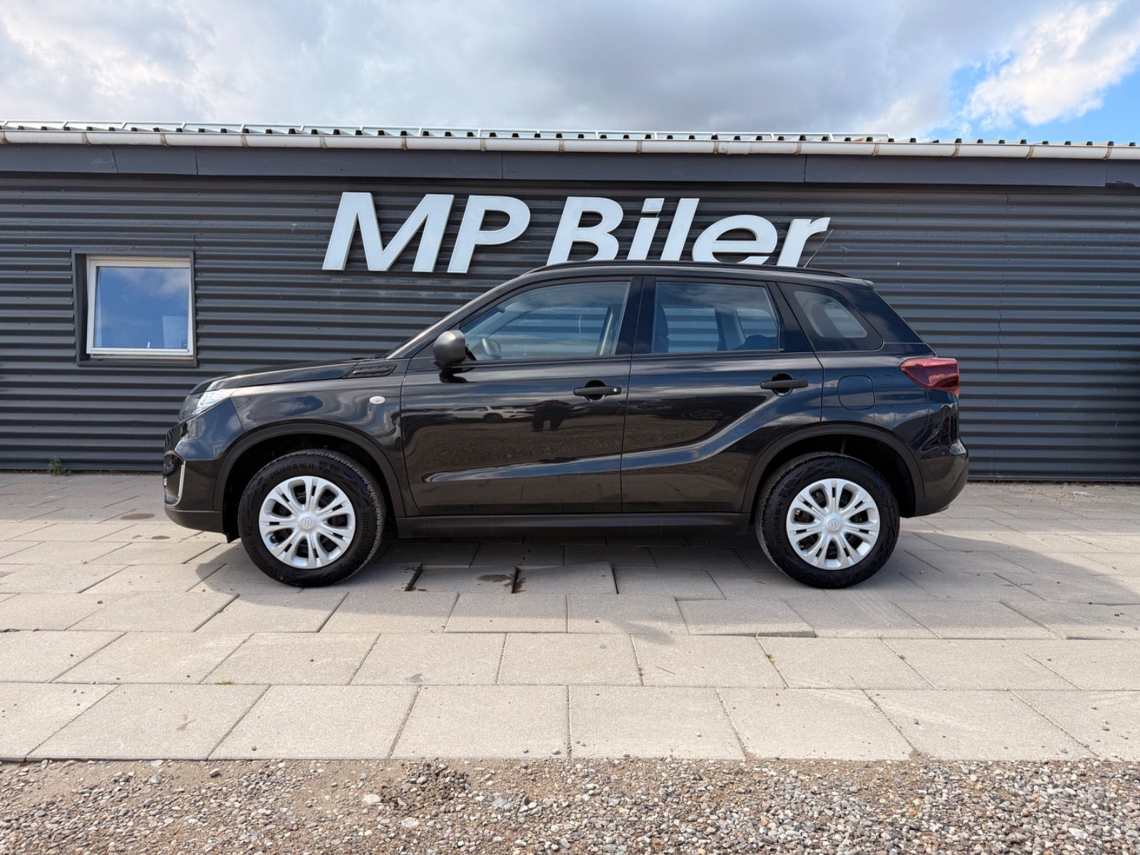 Sort Suzuki Vitara fra 2024