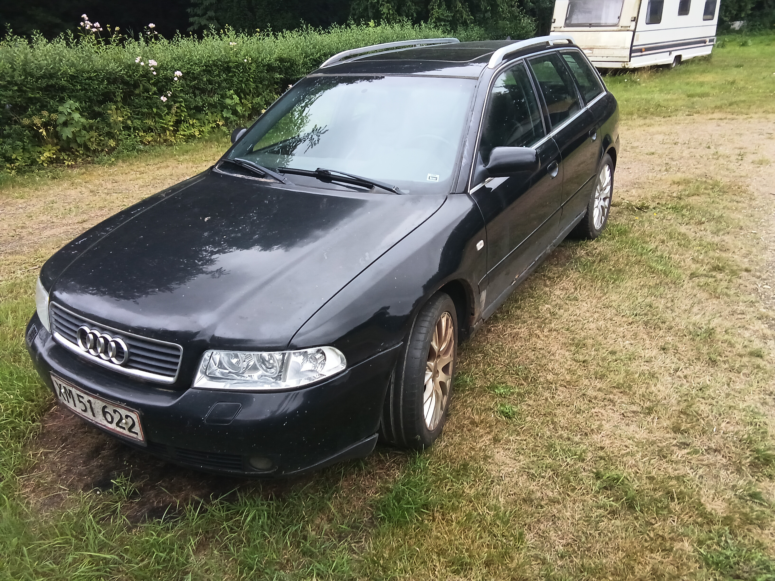 Sort Audi A 6 fra 2000
