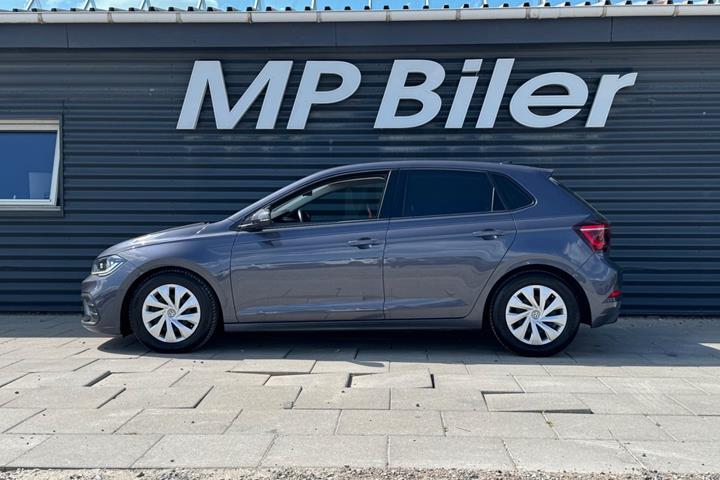 Grå VW Polo fra 2022