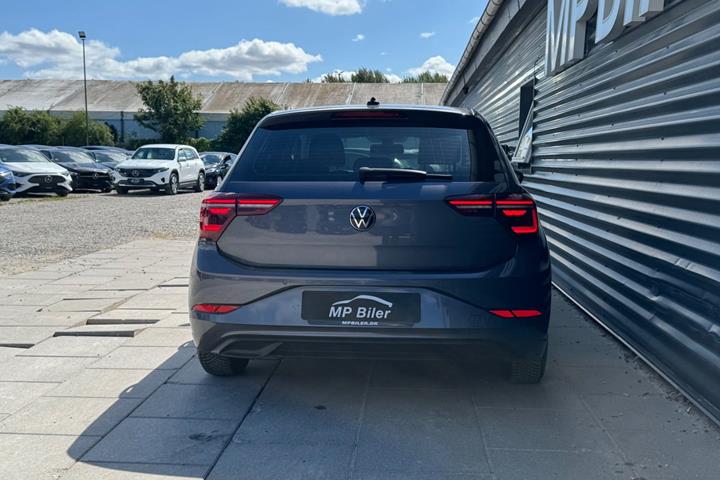 Grå VW Polo fra 2022