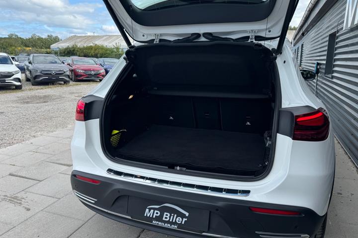 Hvid Mercedes EQA250+ fra 2024