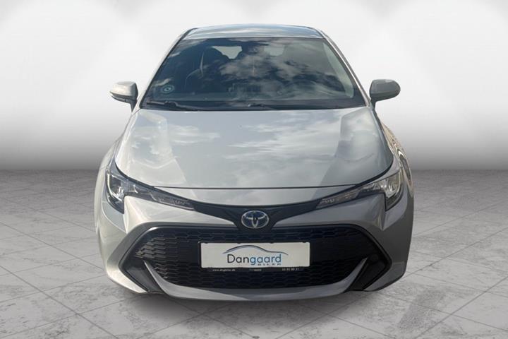 Grå Toyota Corolla fra 2020