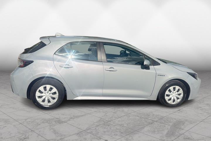 Grå Toyota Corolla fra 2020
