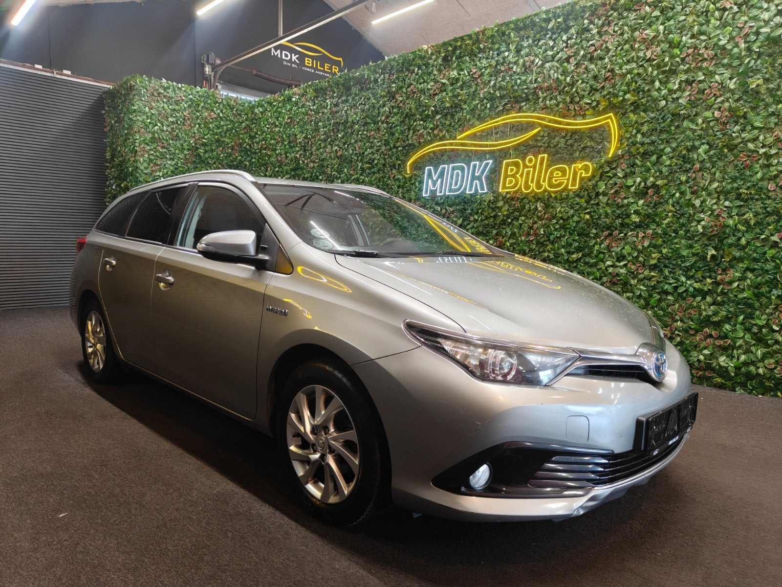 Toyota Auris 1,8 Hybrid H2 Comfort Touring Sports CVT