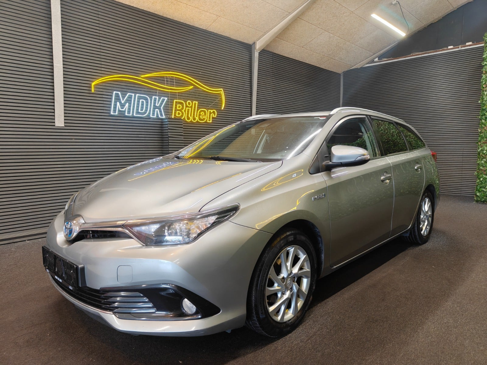 undefined Toyota Auris fra 2015
