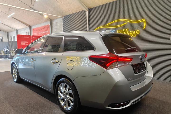 undefined Toyota Auris fra 2015