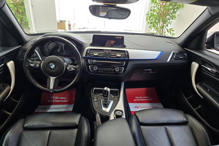 Grå BMW 118d fra 2019