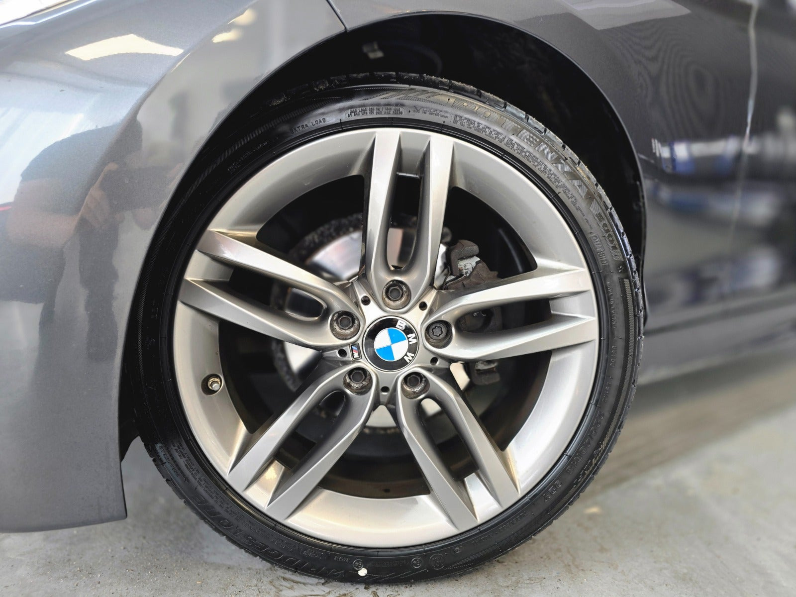 Grå BMW 118d fra 2019