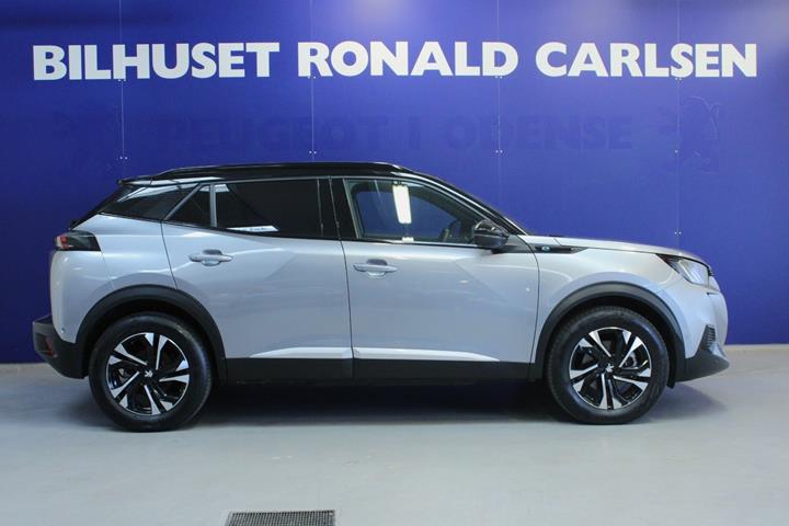 Sølv Peugeot e-2008 fra 2023
