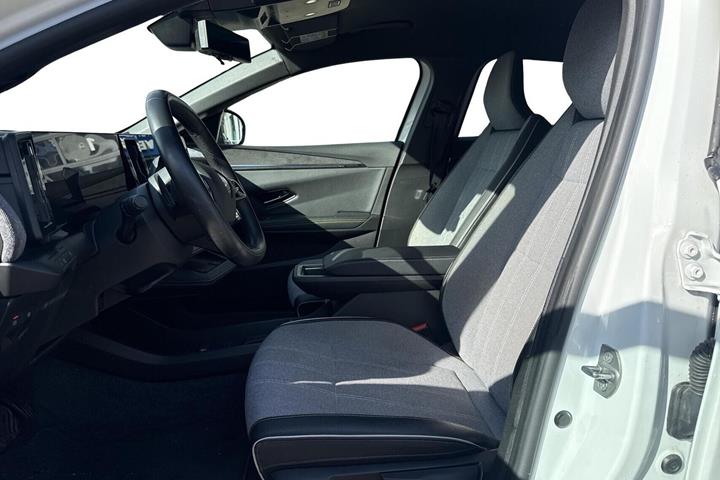 Hvid Renault Megane E-Tech fra 2023