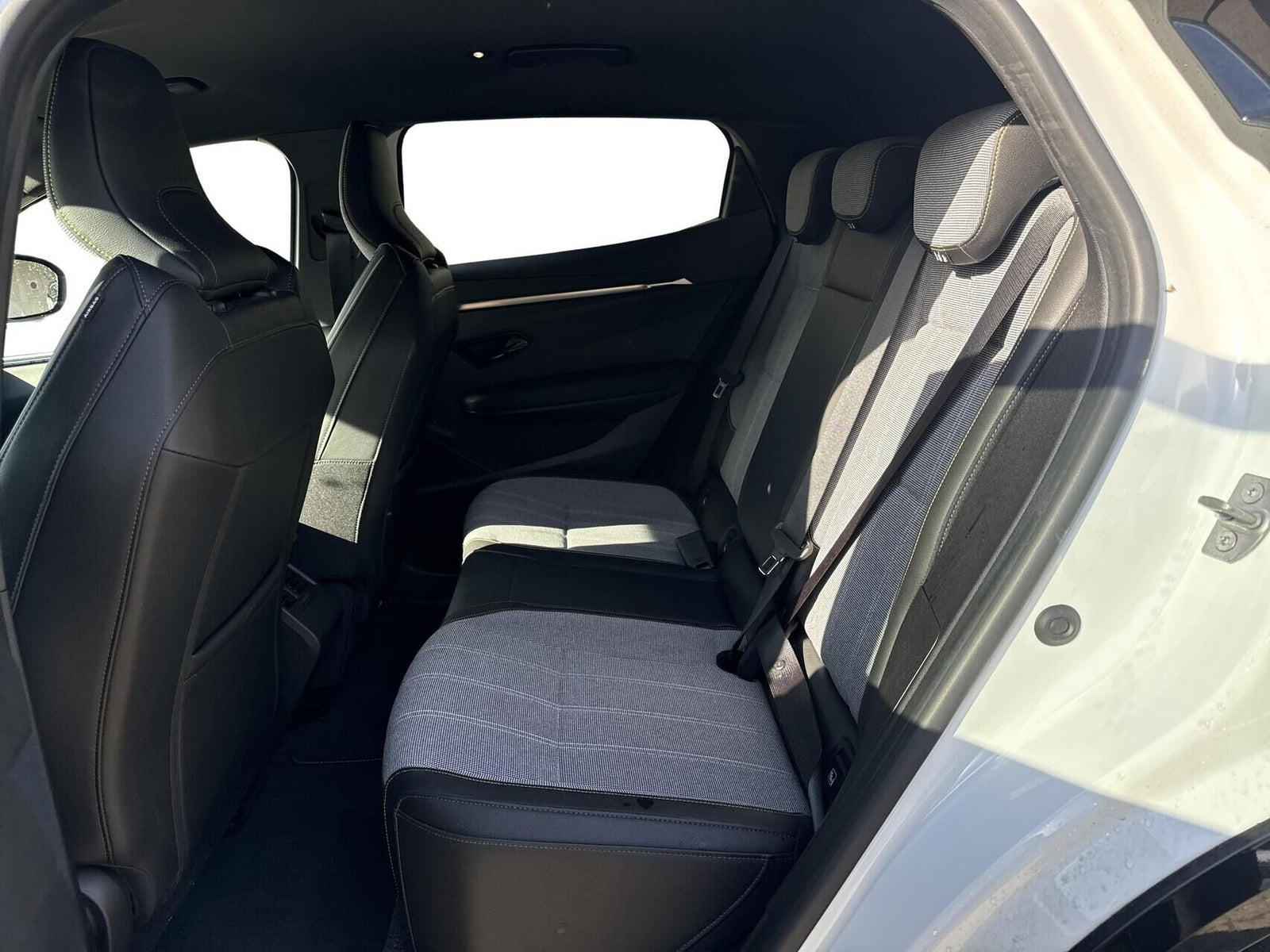 Hvid Renault Megane E-Tech fra 2023