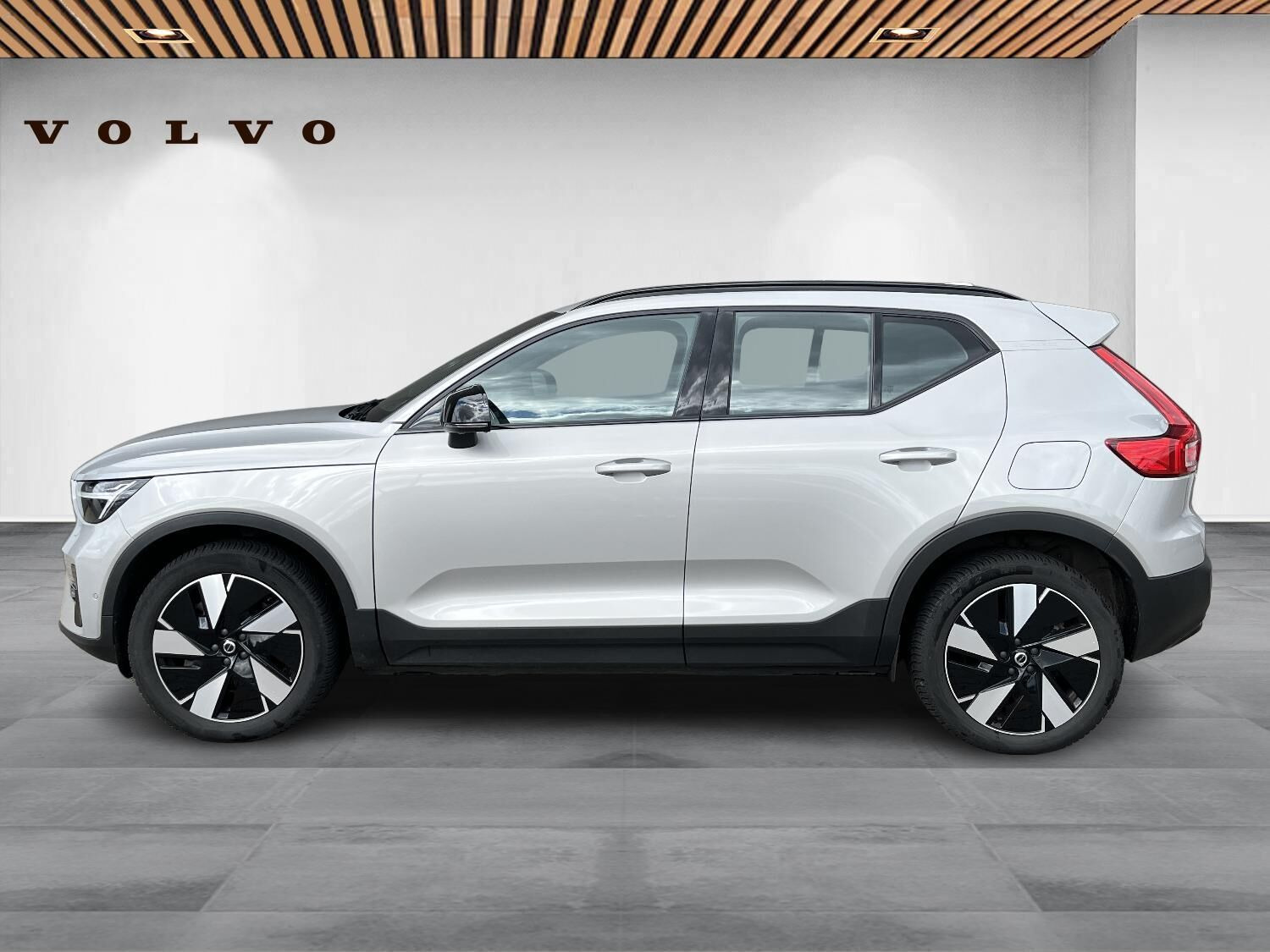 Sølv Volvo XC40 fra 2024