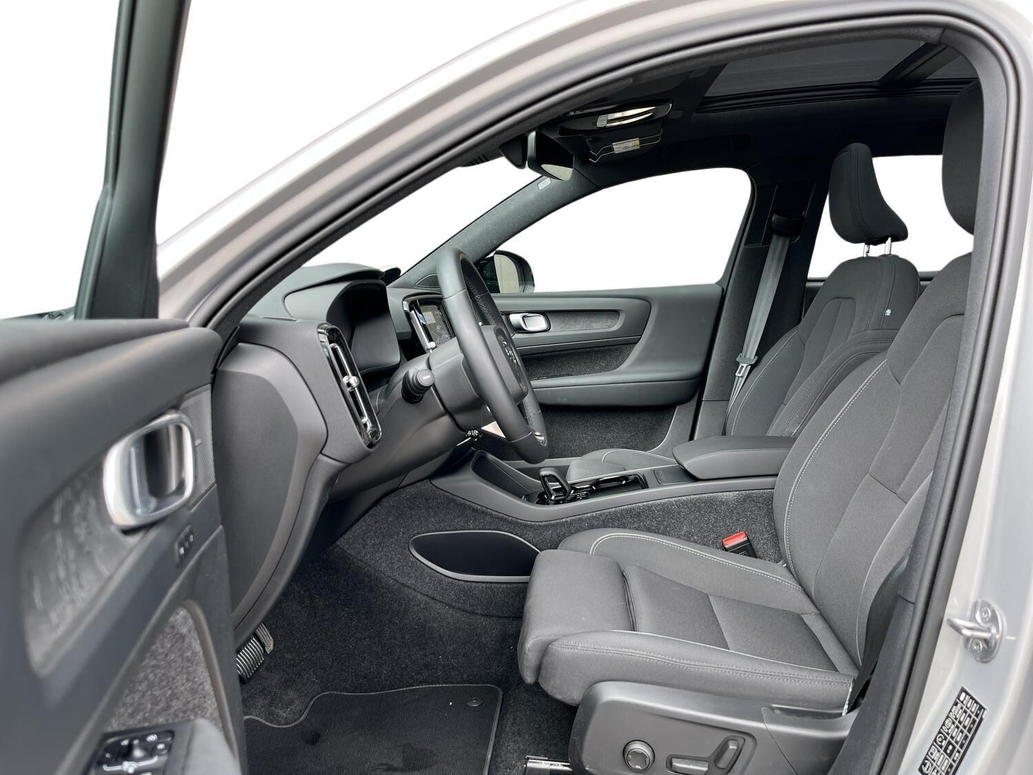 Sølv Volvo XC40 fra 2024