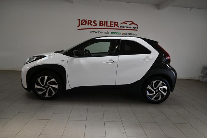 Hvid Toyota Aygo X fra 2023