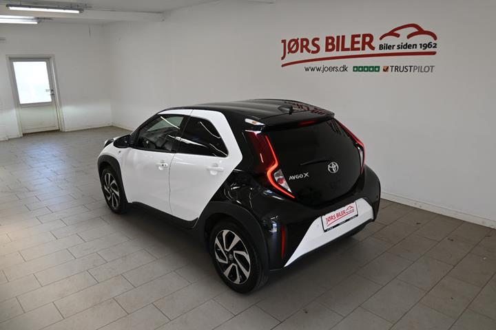 Hvid Toyota Aygo X fra 2023