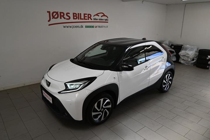Hvid Toyota Aygo X fra 2023