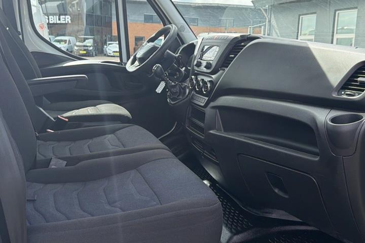 Hvid Iveco Daily fra 2021