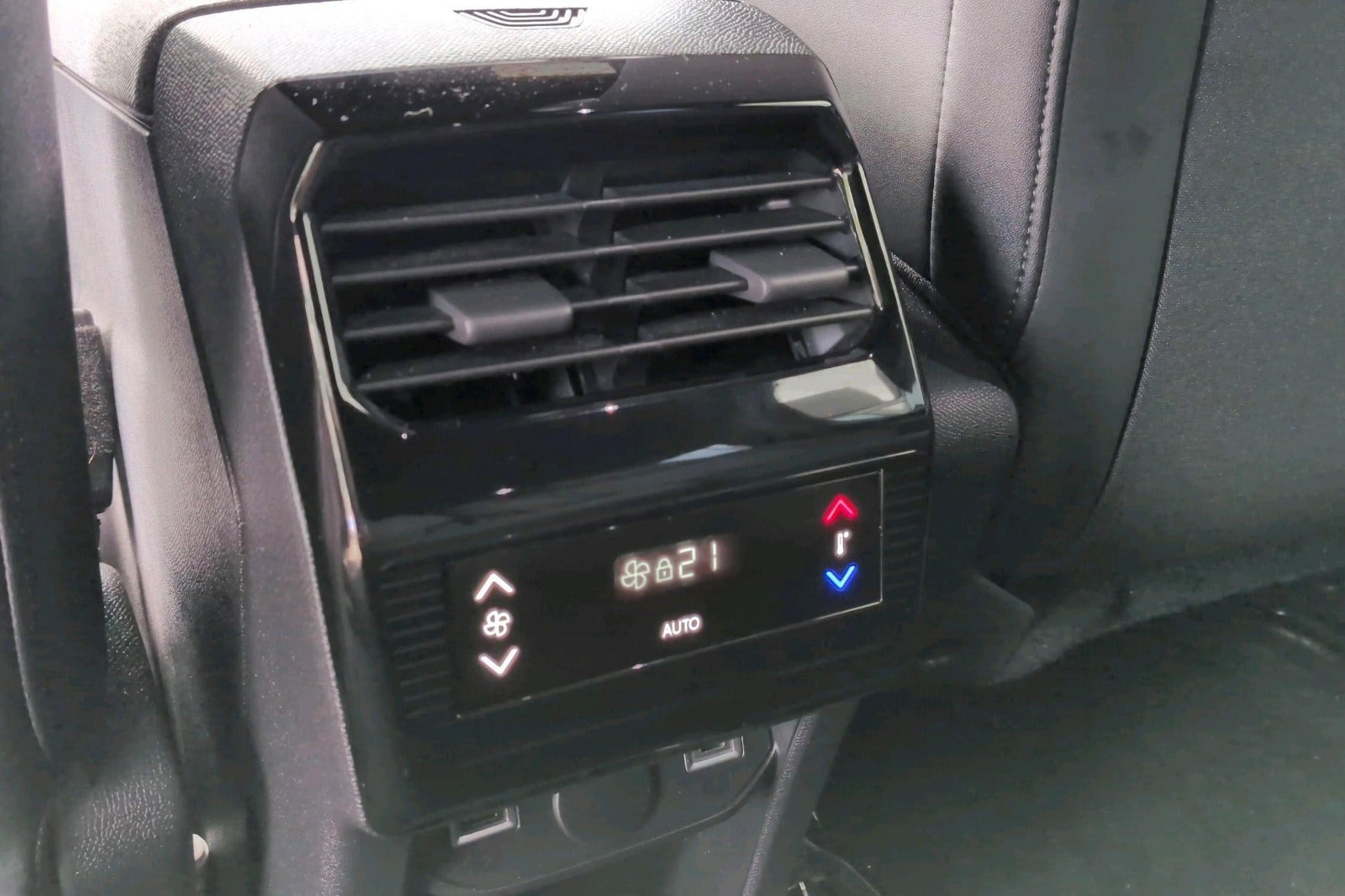undefined Peugeot e-5008 fra 2025
