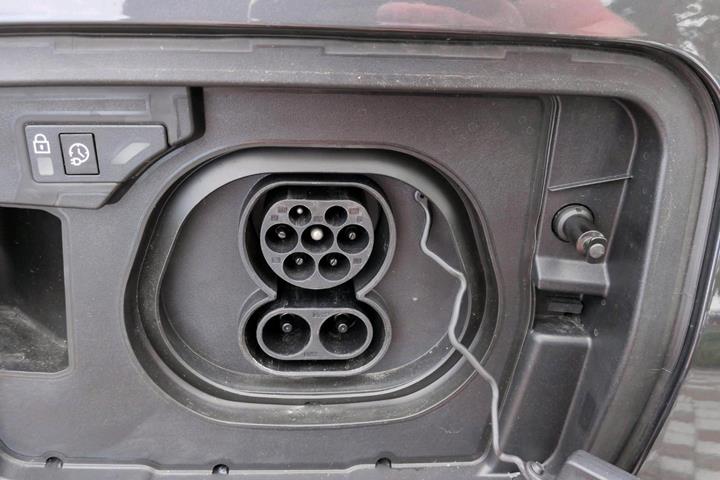 undefined Peugeot e-5008 fra 2025