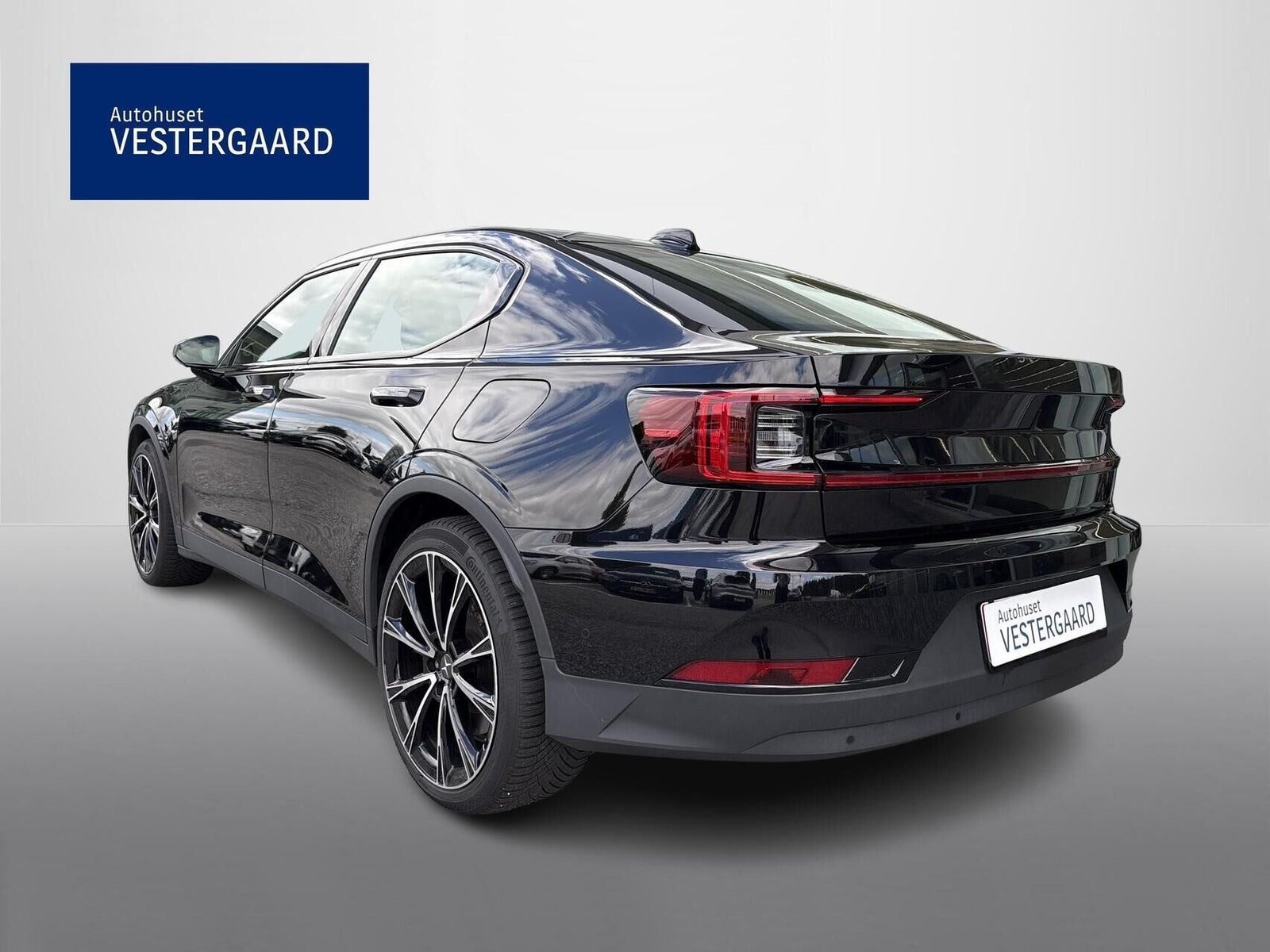 Sort Polestar 2 fra 2025