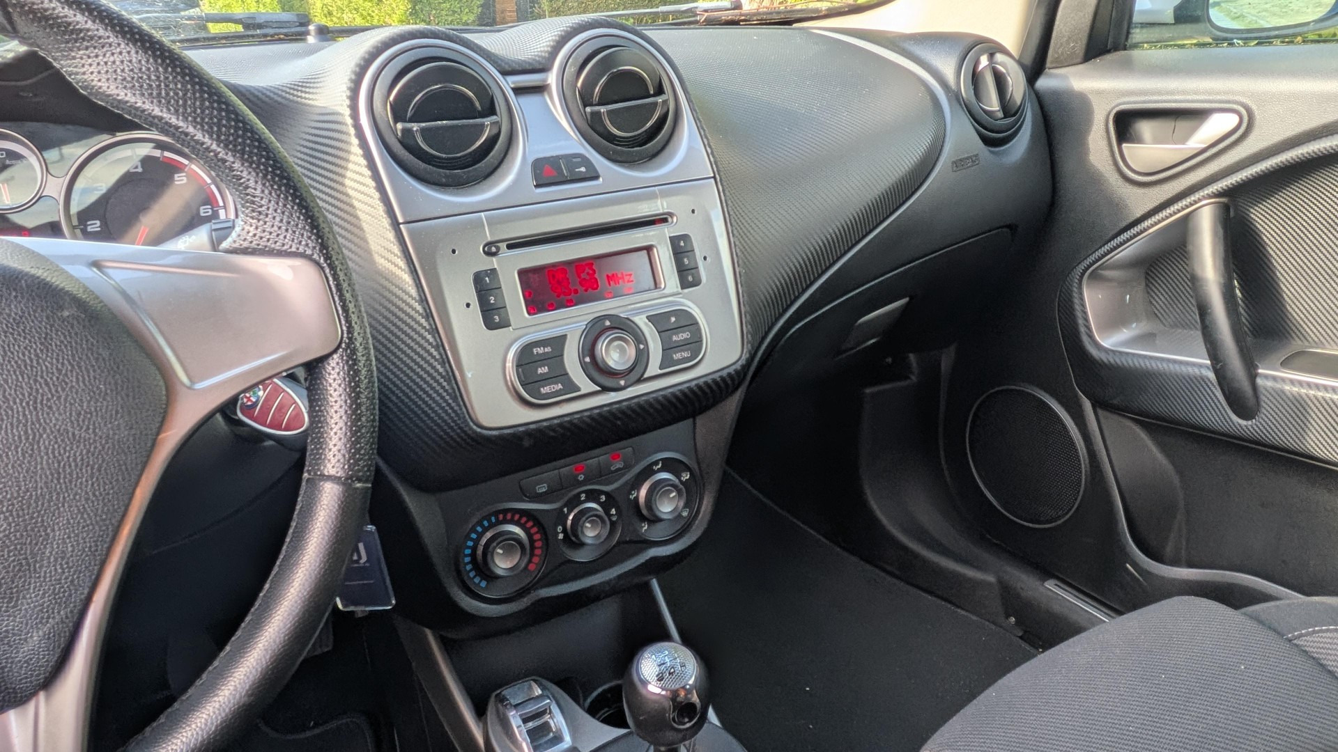 Hvid Alfa Romeo MiTo fra 2011
