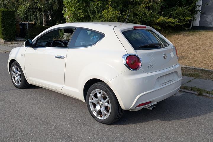 Hvid Alfa Romeo MiTo fra 2011